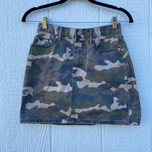 GAP Camo Print Mini Skirt Army Green Size 24